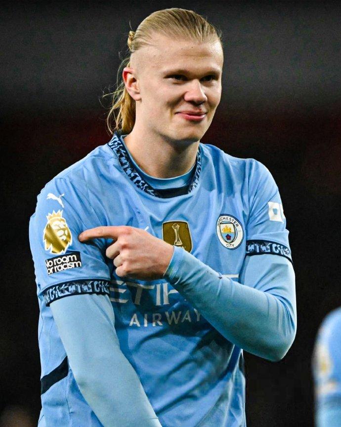 武汉三镇球员邓涵文离队加盟云南玉昆，结束本赛季征程。