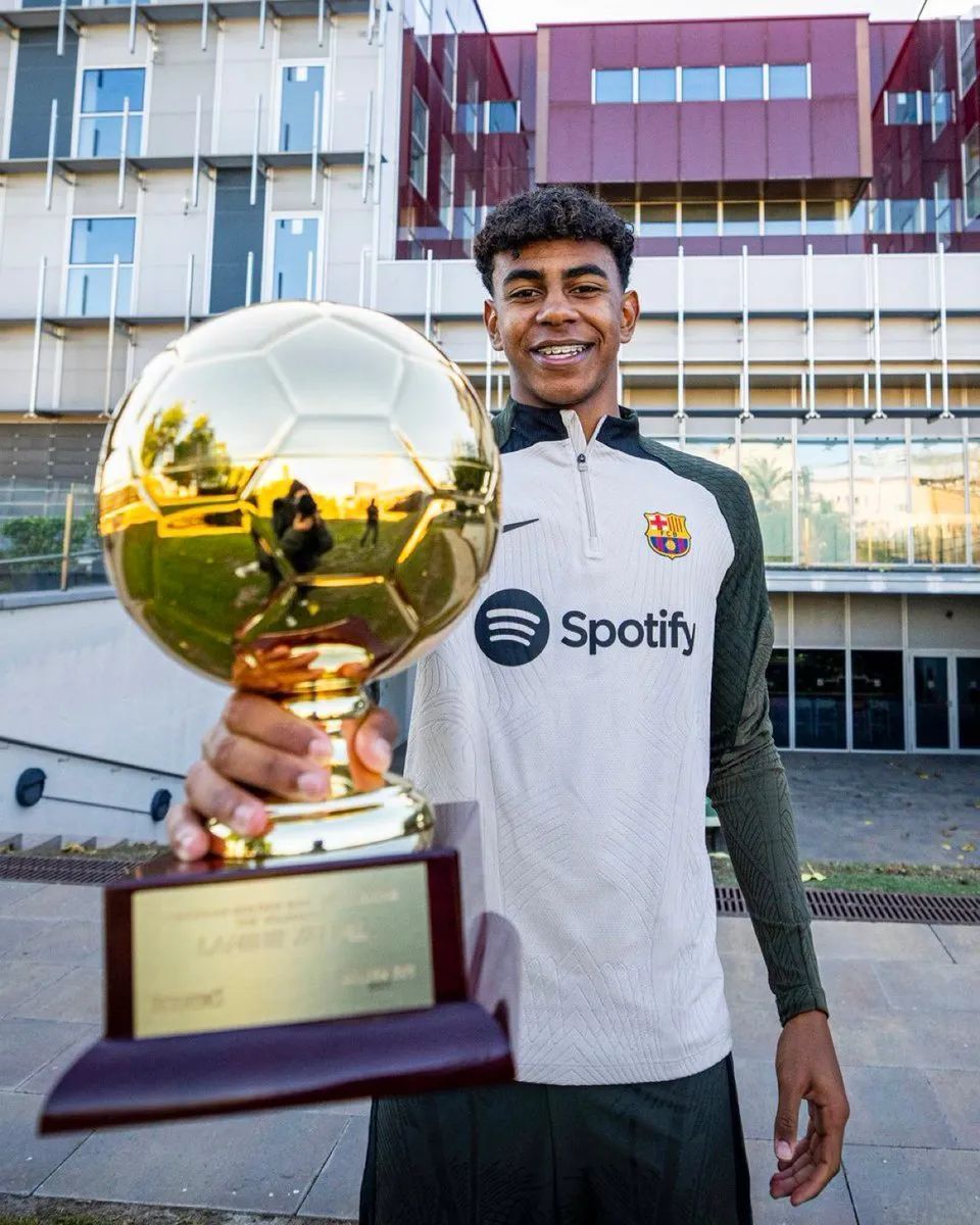 苏超决赛南通队vs泰州队：马宁担任主裁判，李贤成、巴特首发