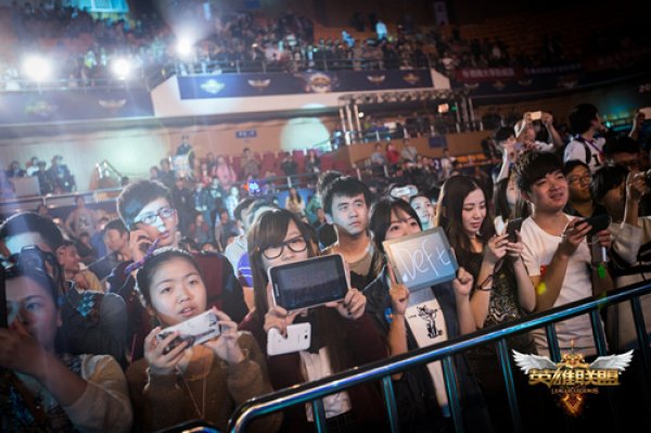 Lwx ：下一场对战LNG，看看我们两个团队在前期谁能获得优势吧