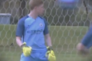 意甲半场：特拉莫尼点射破门，比萨暂1-0卡利亚里（半场战报：特拉莫尼点球建功，比萨暂以1-0领先卡利亚里）